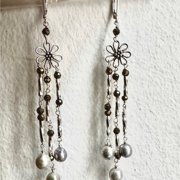 Elegant Floral Silver and Black Dangle Earrings - Picture 2 of 2